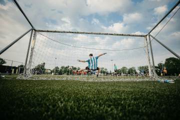 美国前锋红牌撤销真相浮出水面，来自阿联酋的FIFA高层私自拍板｜新葡京娱乐官方网站（配图示意）